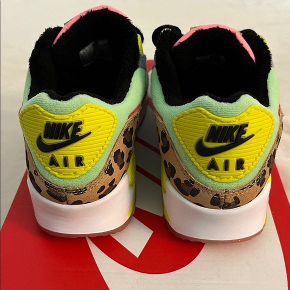 Nike Air Max 90 LX Dancefloor Green - Picture 4 of 11